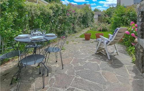 Κήπος έξω από το Awesome Home In Saint-Jean-Le-Thomas