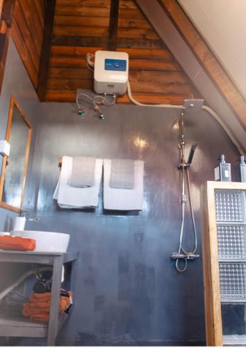 Φωτογραφία από το άλμπουμ του Cozy A-Frame Cabin Eco Stay by Nungwi Beach σε Nungwi