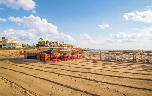 Awesome Apartment In Torrevieja With Wifi photo 15