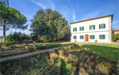 an exterior view of a house with a garden at Awesome Home In Fucecchio in Fucecchio