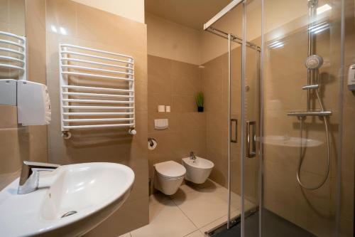 Un baño de Hotel Agit Congress&Spa