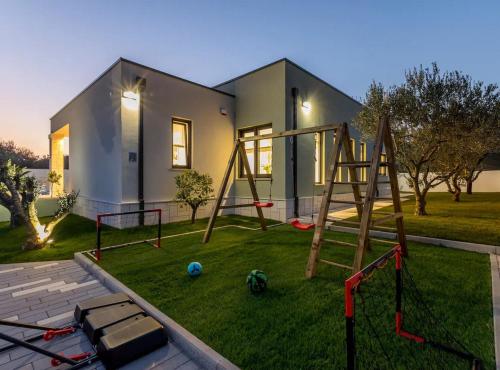 Sophisticated Oasis Residence Villa with Pool