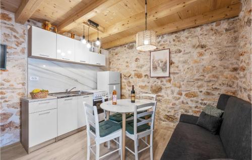 Cozy Home In Primosten With Wifi