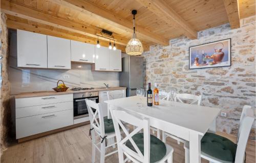 Cozy Home In Primosten With Wifi