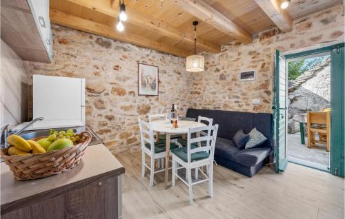 Cozy Home In Primosten With Wifi