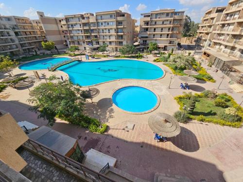 شقة سكنية فاخرة كمبوند بيرل بيراميدز