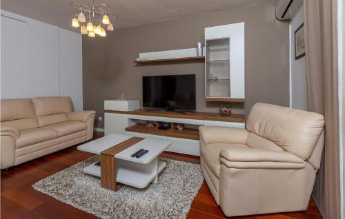 Gorgeous Apartment In Pula With Wifi