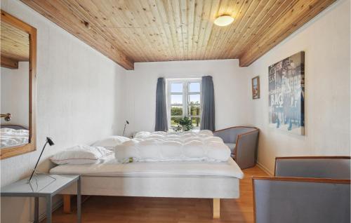 Gallery image of 2 Bedroom Cozy Home In Vesløs in Øsløs