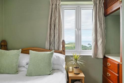 Katil atau katil-katil dalam bilik di Peaceful Home Sea Views Private Parking