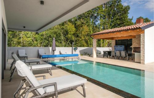 Bassein majutusasutuses Lovely Home In Rebici With Wifi või selle lähedal