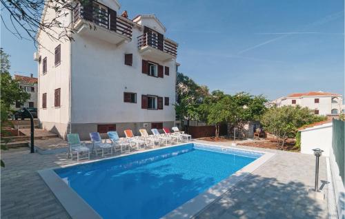 Two-Bedroom Apartment In Supetar