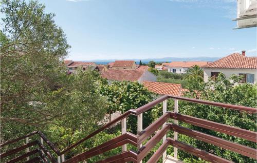 Two-Bedroom Apartment In Supetar