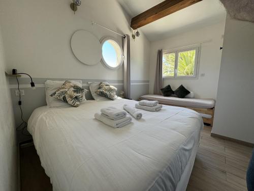 Postel nebo postele na pokoji v ubytování Sète, Belle villa avec piscine !