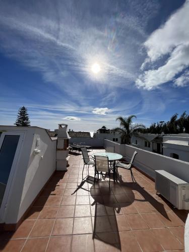Estepona - Playa - Solárium con vistas a la piscina EL27