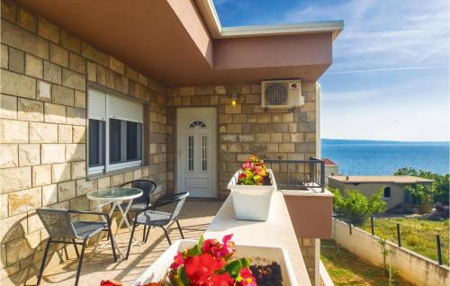 Three-Bedroom Apartment In Mali Rat