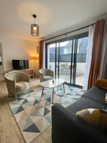 Plein centre Auray - Spacieux duplex T2 avec grande terrasse ensoleillée