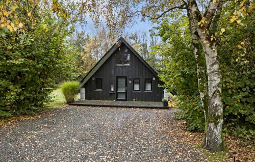 3 Bedroom Lovely Home In Spøttrupにある庭