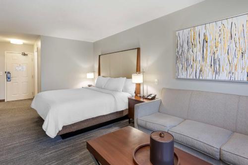 Best Western PLUS Cotton Tree Innにあるベッド