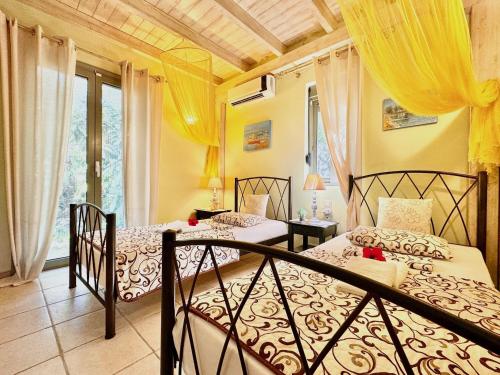 Beach Villa Fotini with private pool by DadoVillas