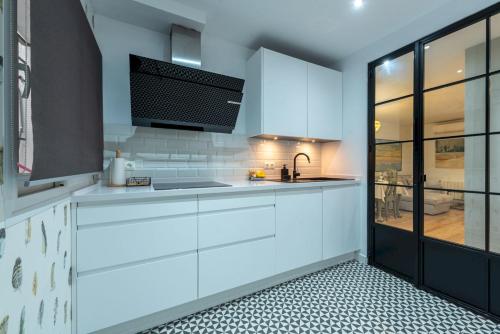 Wide with beautiful kitchen 2Bd 3Bth -Arenal photo 15