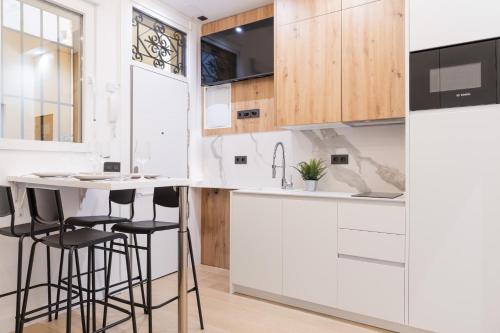 Malasaña Apartment - Cozy 1 Bedroom Apartment