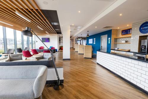 Гостиная зона в Holiday Inn Express - Manchester - TRAFFORDCITY by IHG