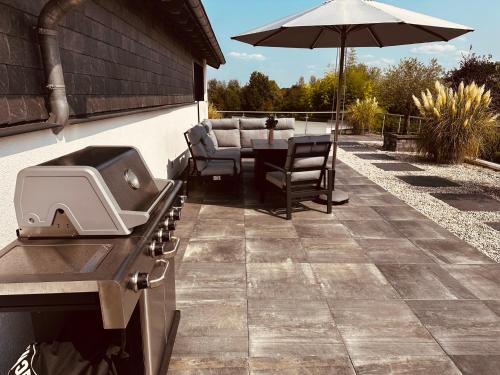 Fotografie z fotogalerie ubytování 5Season- Luxus-Spa, Bar, Weinkeller, Billard v destinaci Leverkusen