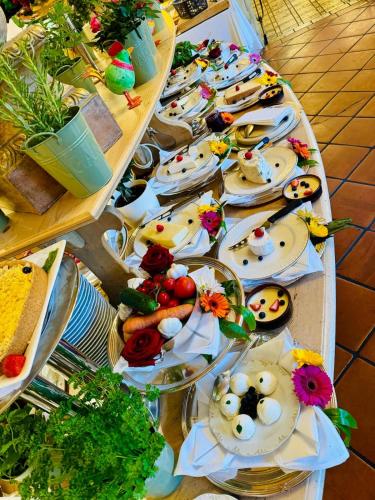Comida en o cerca de este hotel
