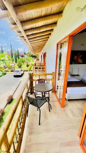 Hotel La Aldea Pijaoにあるバルコニーまたはテラス