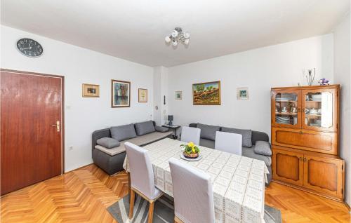 One-Bedroom Apartment In Kastel Kambelovac