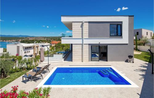 Lovely Apartment In Malinska With Wifi