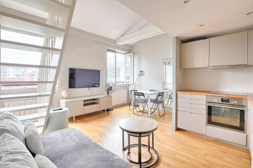 ST DOM Face - Vue Tour Eiffel