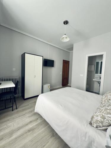 Hostal Conde De Alba