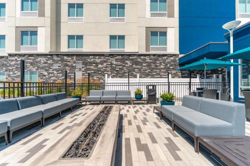 Balkón nebo terasa v ubytování Hampton Inn Redmond Bend Airport