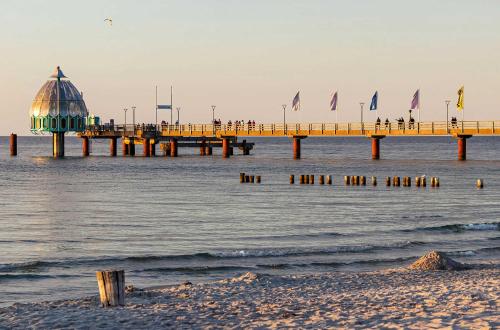 Ferienwohnung Ostseesonne - 5-Sterne-Urlaub mit Balkon direkt an der Ostsee photo 17