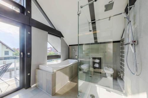 Ένα μπάνιο στο HUF Haus - Moderne trifft Handwerkskunst