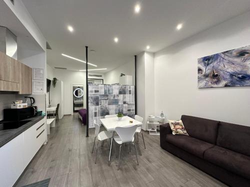 San Saba Street Apartment 48