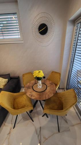 Χώρος καθιστικού στο DINLUX Apartment