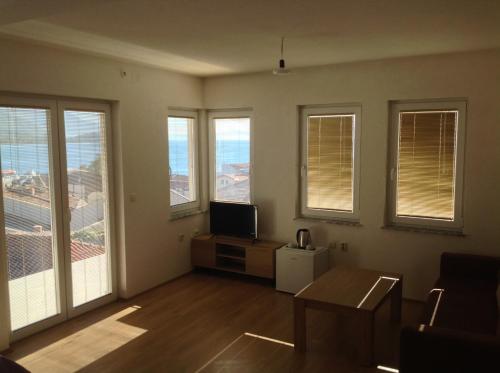 TV a/nebo společenská místnost v ubytování Villa OHRID -"LAKE VIEW"