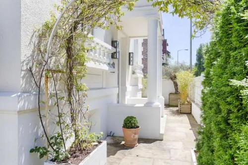 La charmante maison blanche