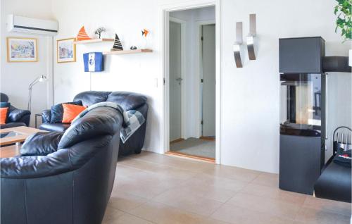 Χώρος καθιστικού στο Nice Home In Thisted With Sauna