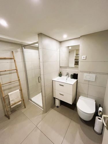 Ένα μπάνιο στο Appartement Canut Lyon Croix-Rousse