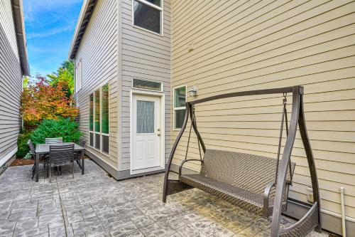 Gallery image of 7 Mi to Dwtn Portland - Home with Patio! in Beaverton