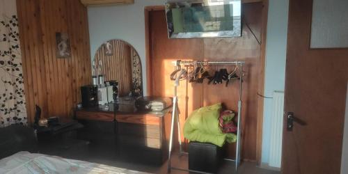 Postel nebo postele na pokoji v ubytování Koufos House
