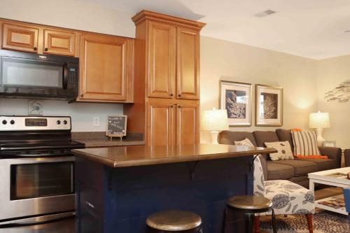 Barrier Dunes 164 - 144 Bay Breeze by Pristine Properties Vacation Rentalsにあるキッチンまたは簡易キッチン