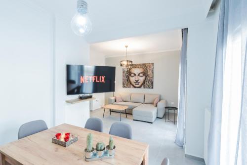 Totemic Vista by Nexus, with Jacuzzi and Views next to Ataturk