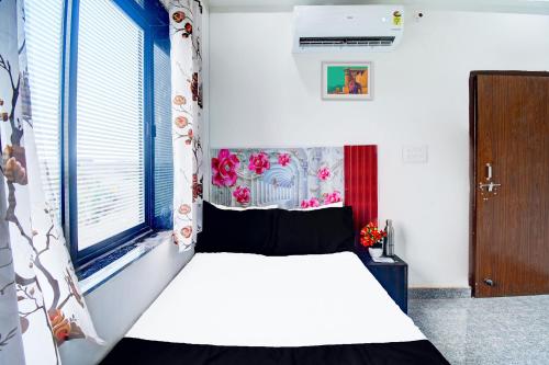 Gallery image of Hotel O JMD Hotel and Restaurant in Jaipur