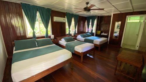 Katil atau katil-katil dalam bilik di Valverde Glamping & Ecolodge