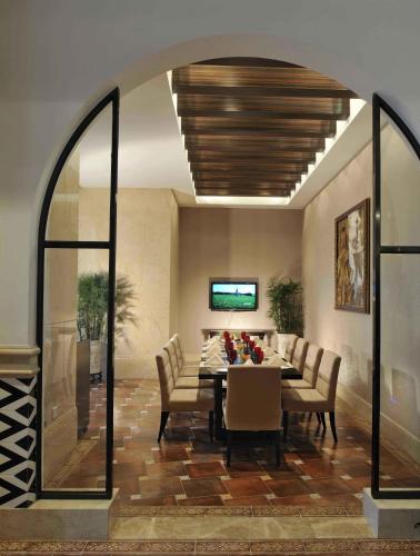 Televisyen dan/atau pusat hiburan di The COLI Hotel Shenzhen