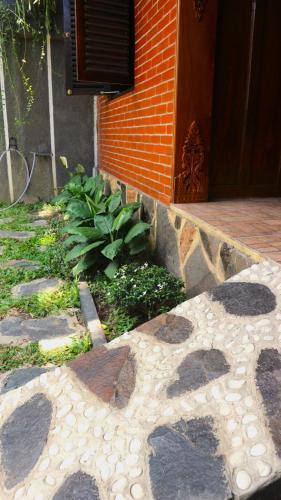 Omah Adem Homestayにある庭